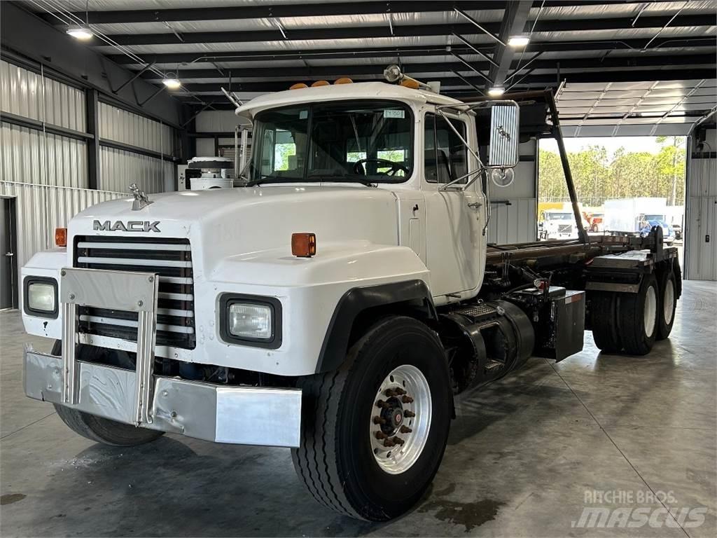 Mack RD688S Konténer keretes / Konténeres teherautók