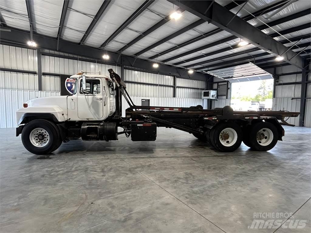 Mack RD688S Konténer keretes / Konténeres teherautók
