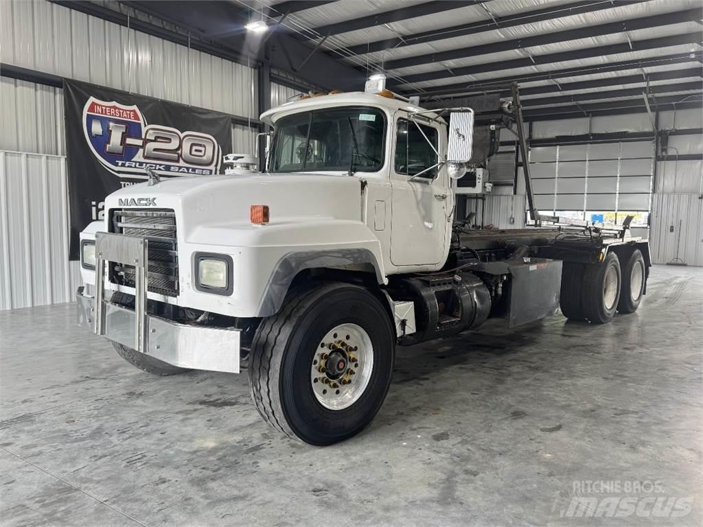 Mack RD690S Konténer keretes / Konténeres teherautók