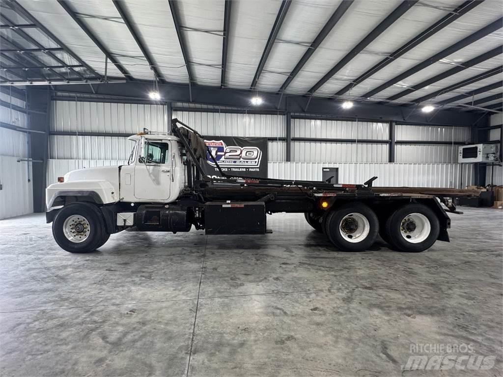 Mack RD690S Konténer keretes / Konténeres teherautók
