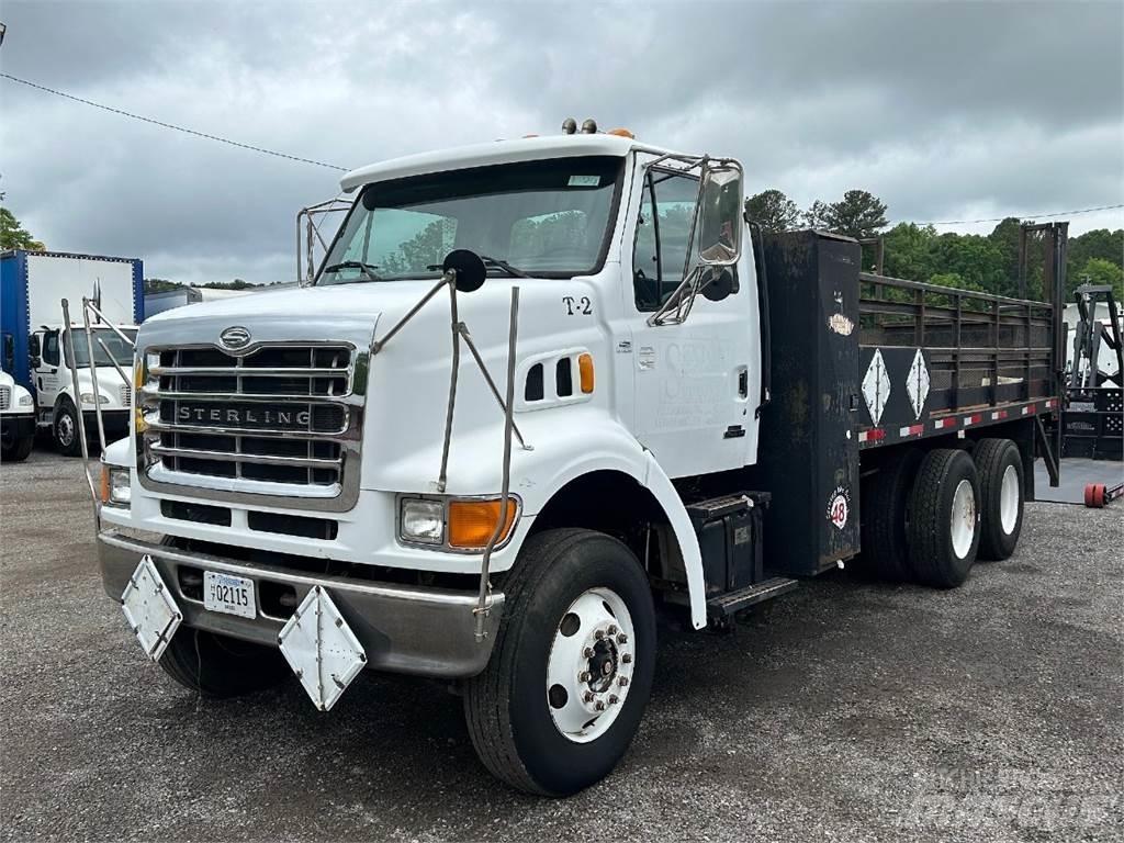 Sterling L7500 Platós / Ponyvás teherautók