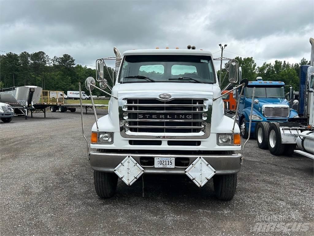 Sterling L7500 Platós / Ponyvás teherautók