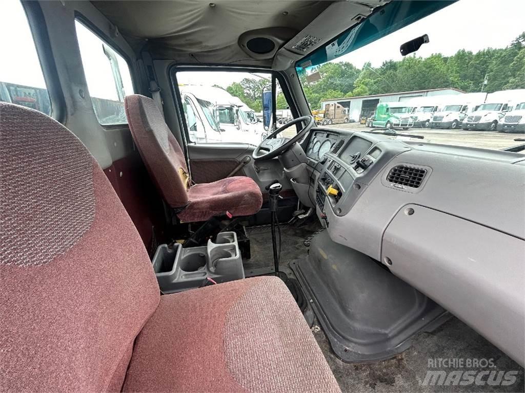Sterling L7500 Platós / Ponyvás teherautók