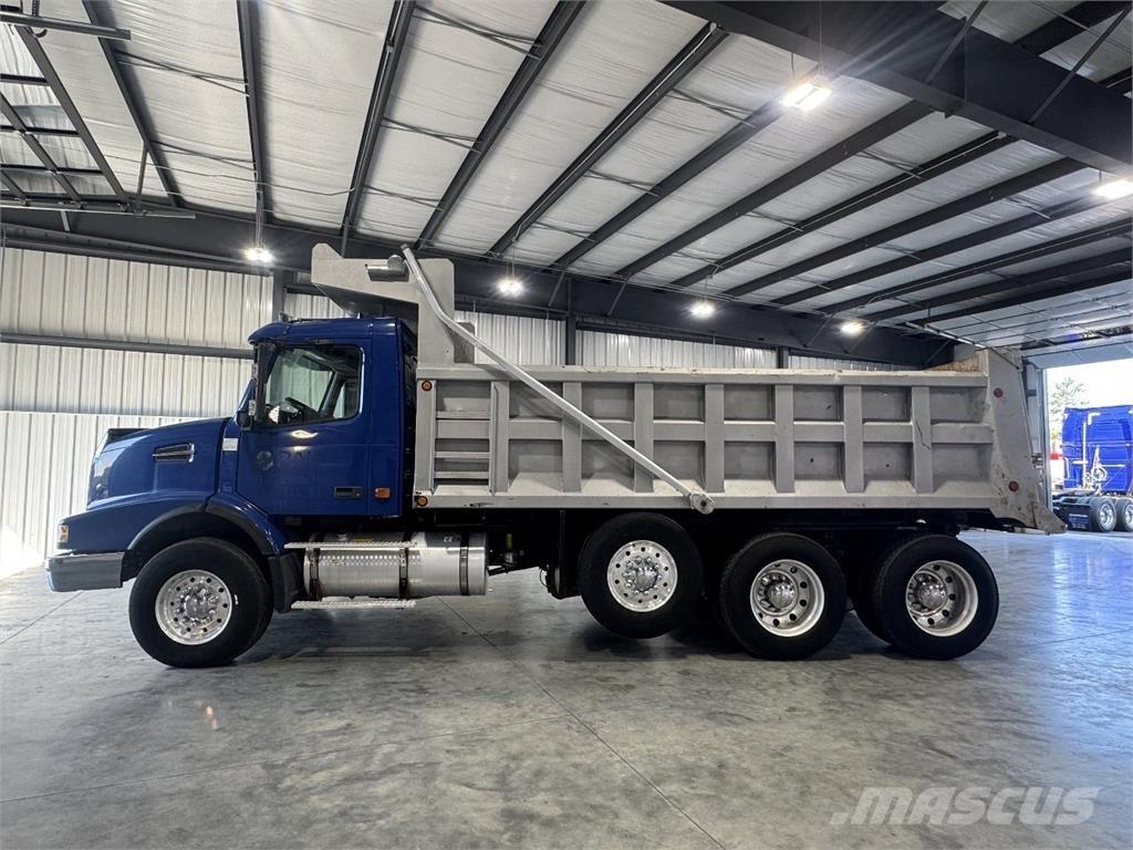 Volvo VHD Billenő teherautók
