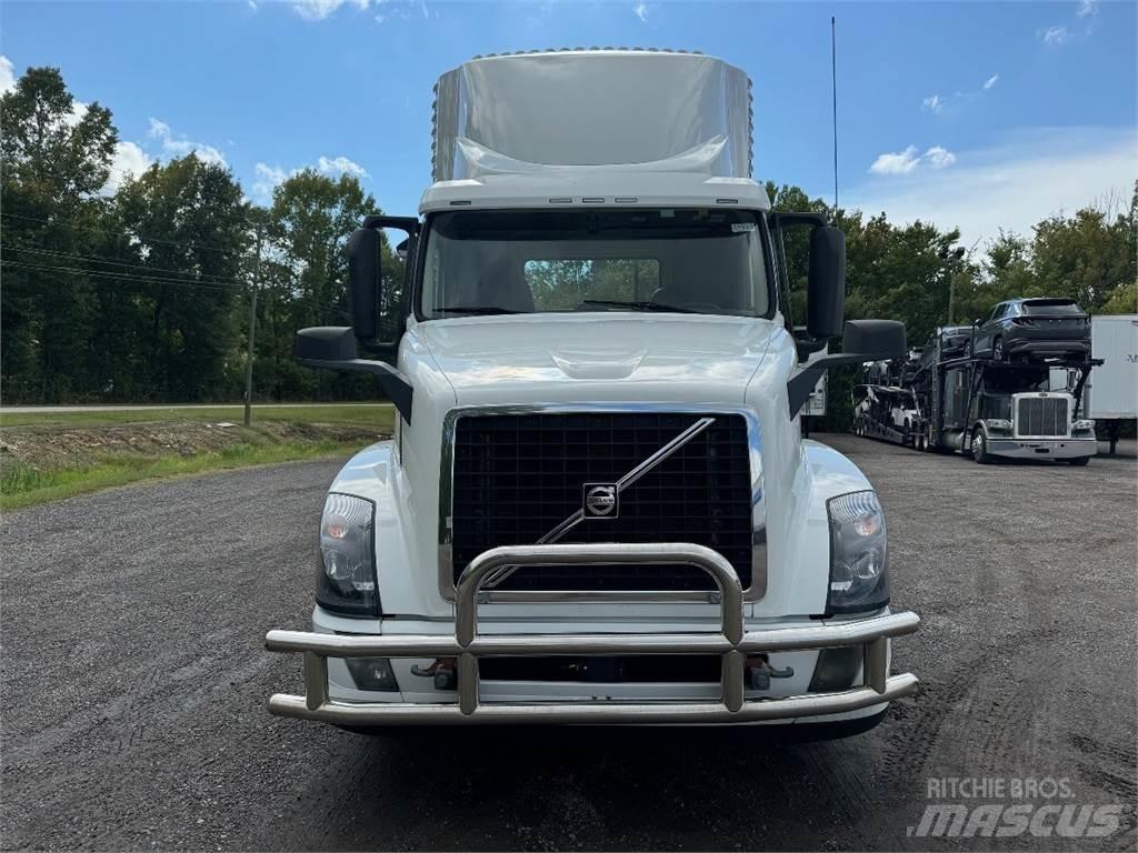 Volvo VNL42T300 Nyergesvontatók