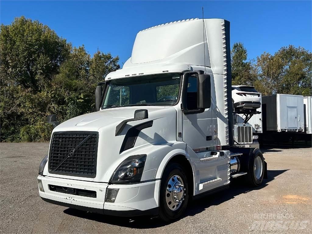 Volvo VNL42T300 Nyergesvontatók