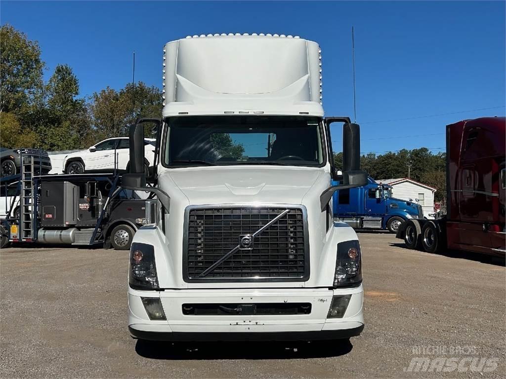Volvo VNL42T300 Nyergesvontatók