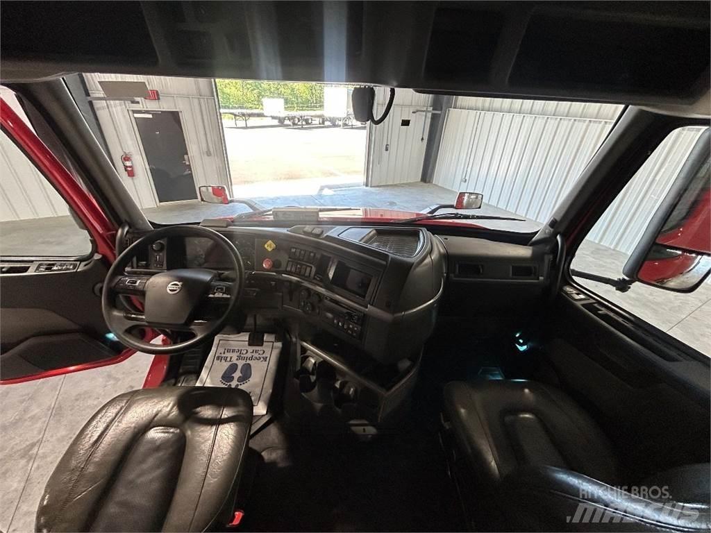 Volvo VNL64T740 Nyergesvontatók
