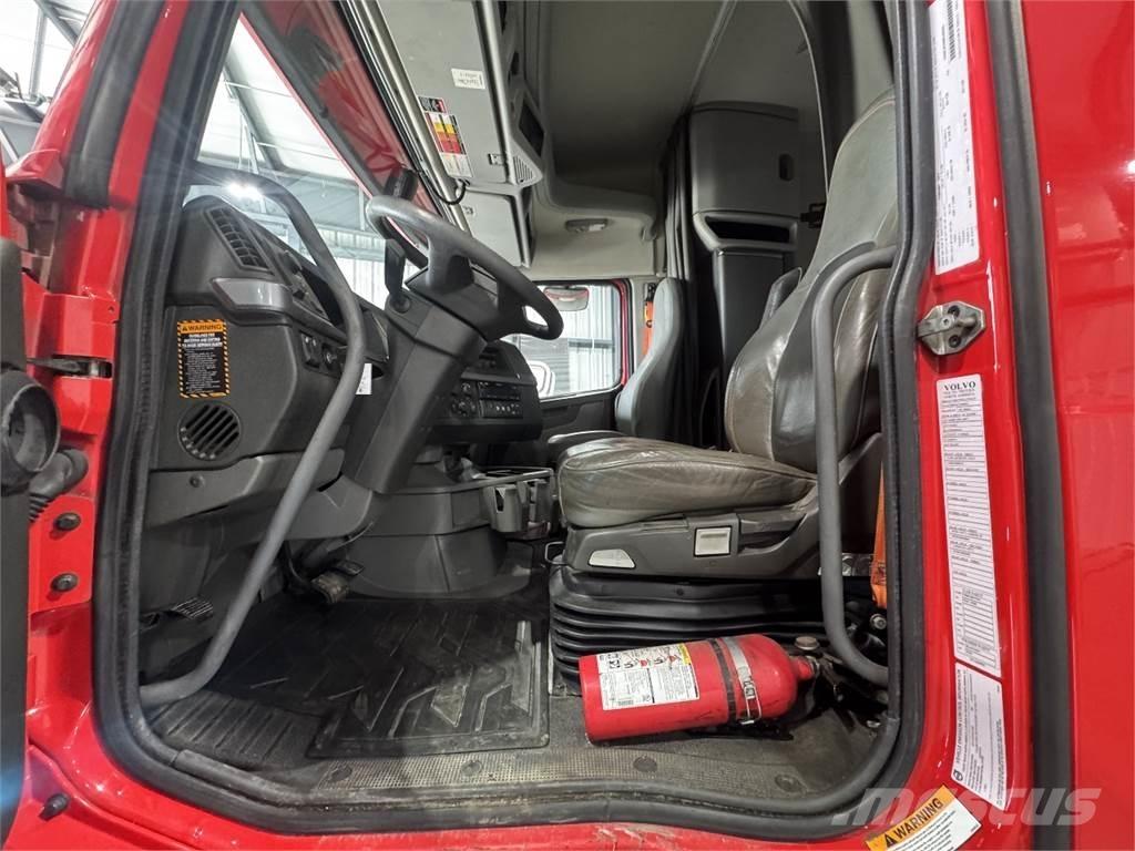 Volvo VNL64T740 Nyergesvontatók