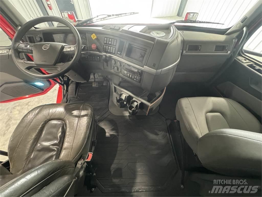 Volvo VNL64T740 Nyergesvontatók