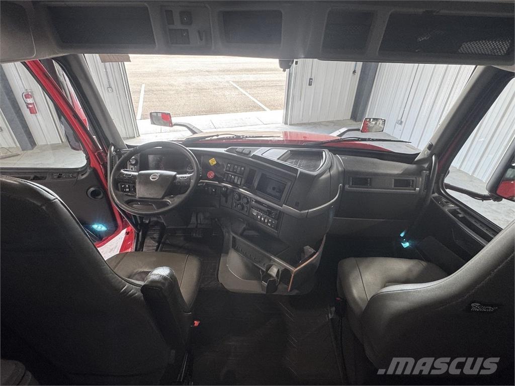 Volvo VNL64T740 Nyergesvontatók