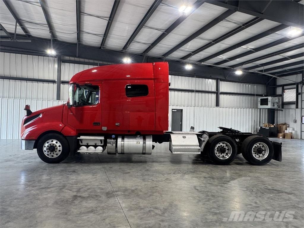 Volvo VNL740 Nyergesvontatók