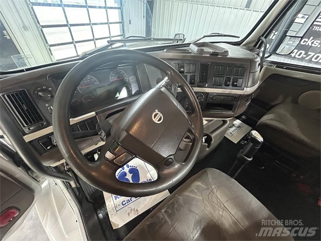 Volvo VNM64T200 Nyergesvontatók