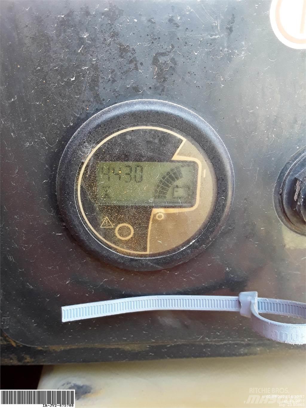 JLG 660SJ Karos emelők