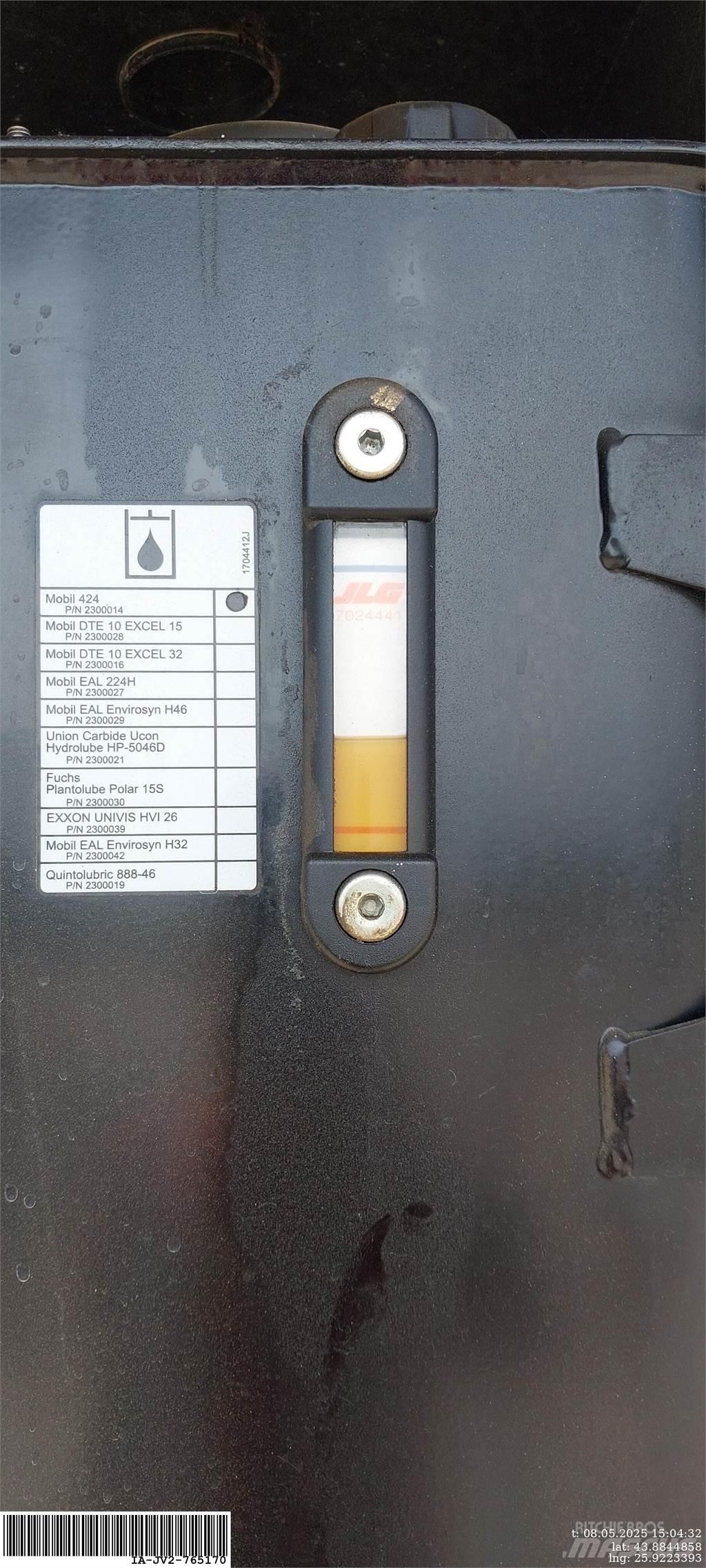 JLG 860SJ Karos emelők