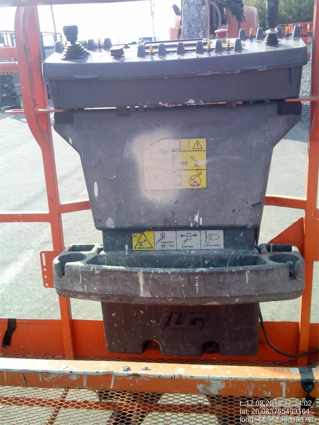 JLG 860SJ Karos emelők