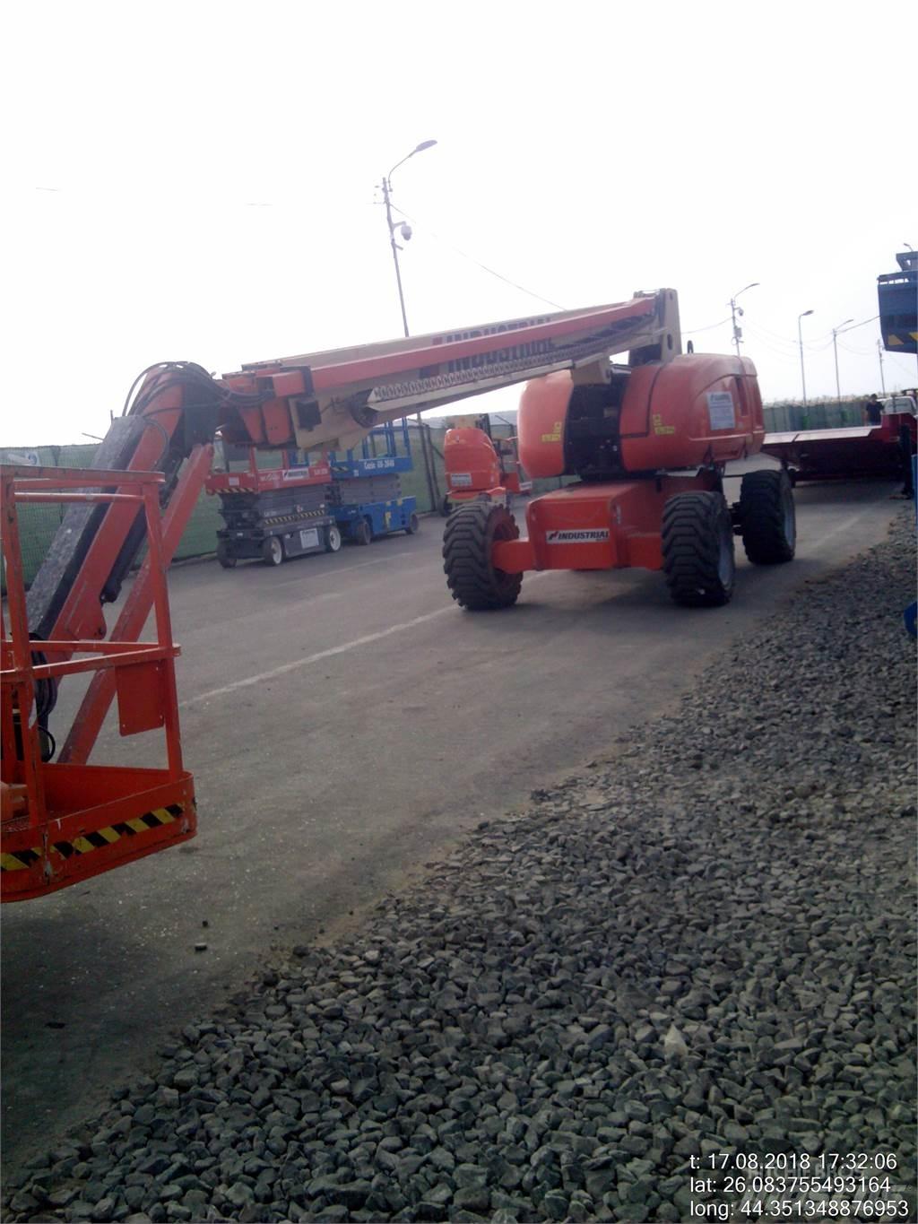 JLG 860SJ Karos emelők