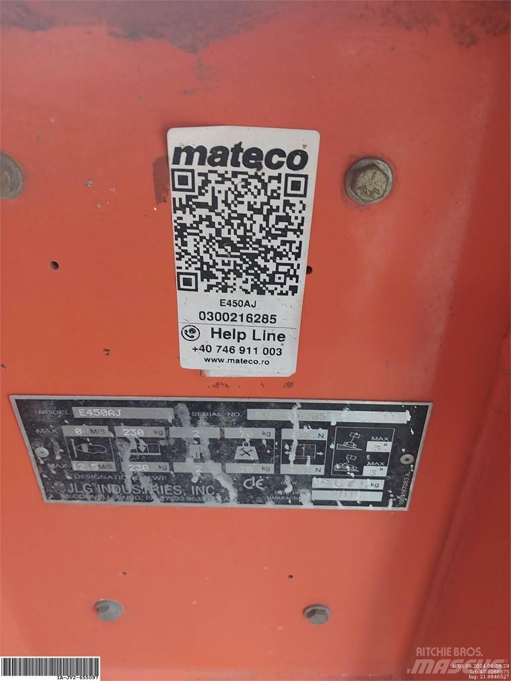 JLG E450AJ Karos emelők