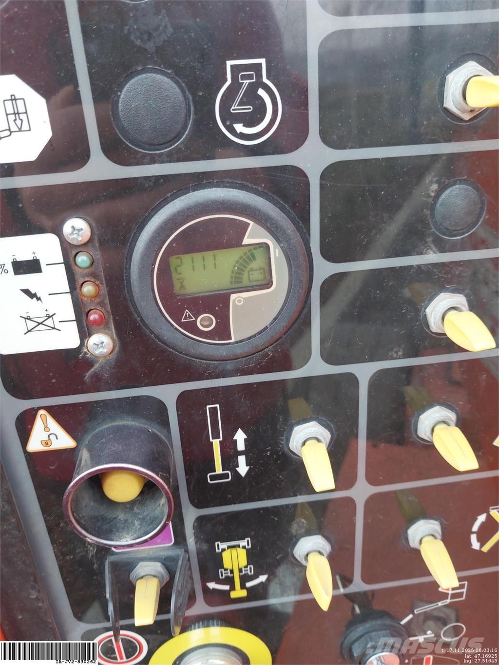 JLG E450AJ Karos emelők