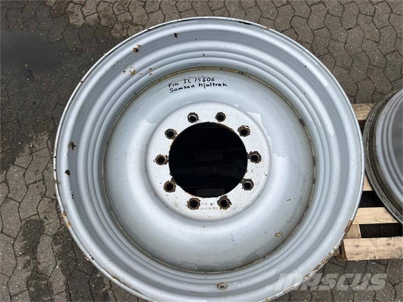  - - - Gumiabroncsok, kerekek és felnik