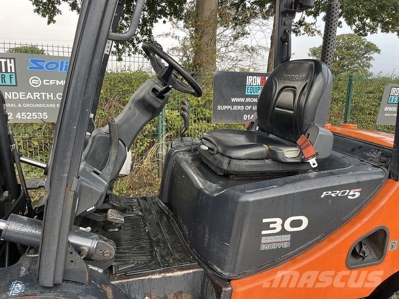 Doosan D30S-5 Targoncák-Egyéb