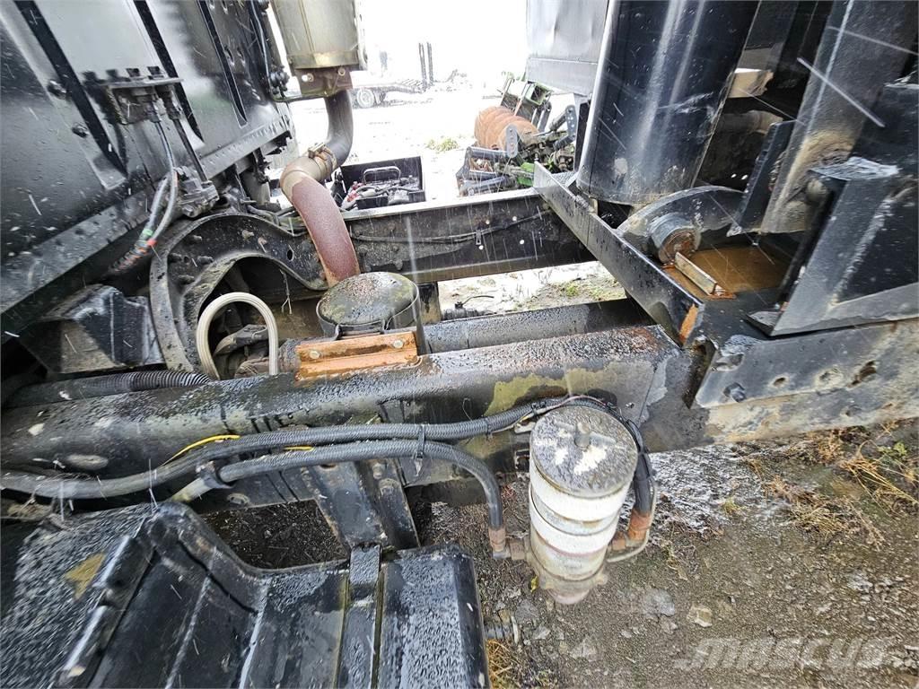 Ford L9000 Egyéb alkatrészek