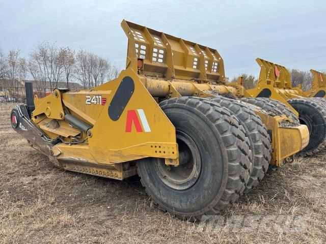 Ashland 2411E Földnyesők (szkréperek)