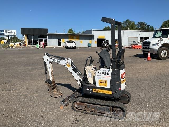 Bobcat E10 Lánctalpas kotrók