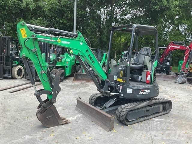 Bobcat E26 Lánctalpas kotrók