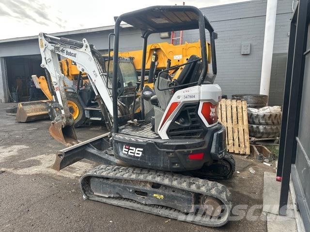 Bobcat E26 Lánctalpas kotrók