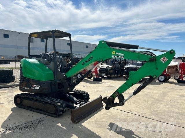 Bobcat E32 Lánctalpas kotrók