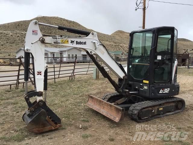 Bobcat E32i Lánctalpas kotrók