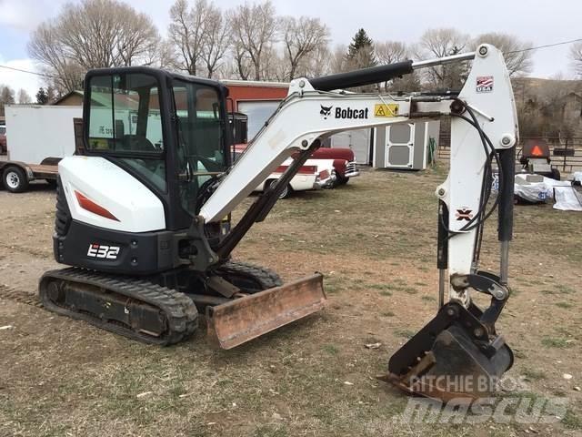 Bobcat E32i Lánctalpas kotrók