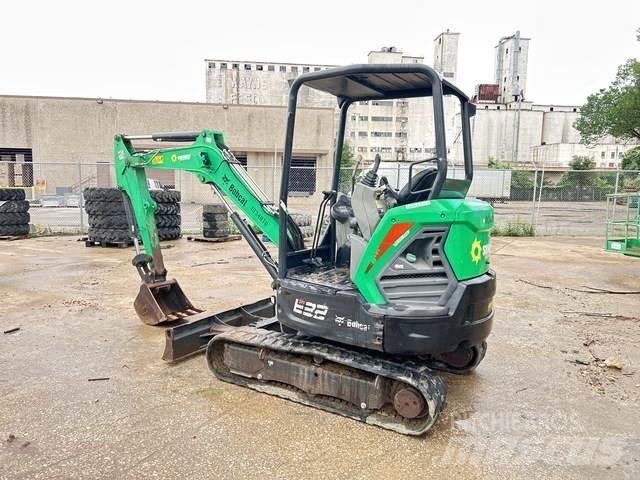 Bobcat E32i Lánctalpas kotrók