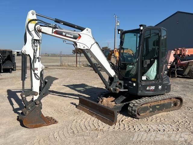 Bobcat E35 Lánctalpas kotrók