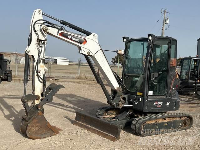 Bobcat E35 Lánctalpas kotrók