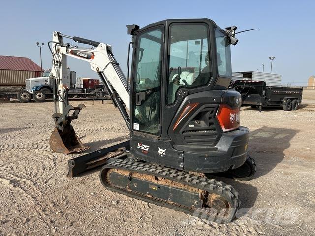 Bobcat E35 Lánctalpas kotrók