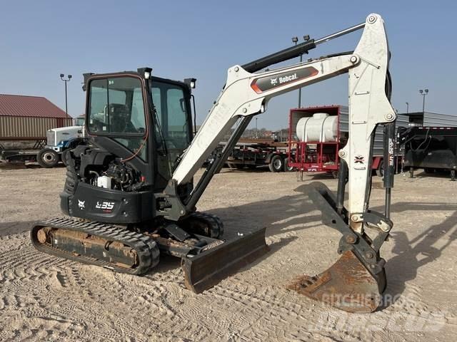 Bobcat E35 Lánctalpas kotrók
