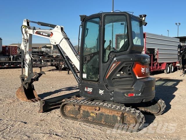 Bobcat E35 Lánctalpas kotrók