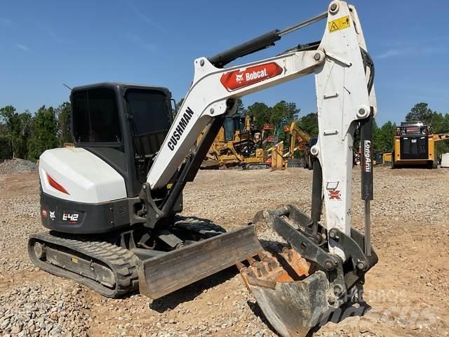 Bobcat E42 Lánctalpas kotrók