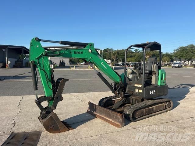 Bobcat E42 Lánctalpas kotrók