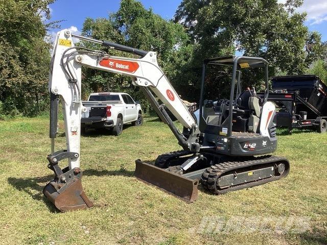 Bobcat E42 Lánctalpas kotrók