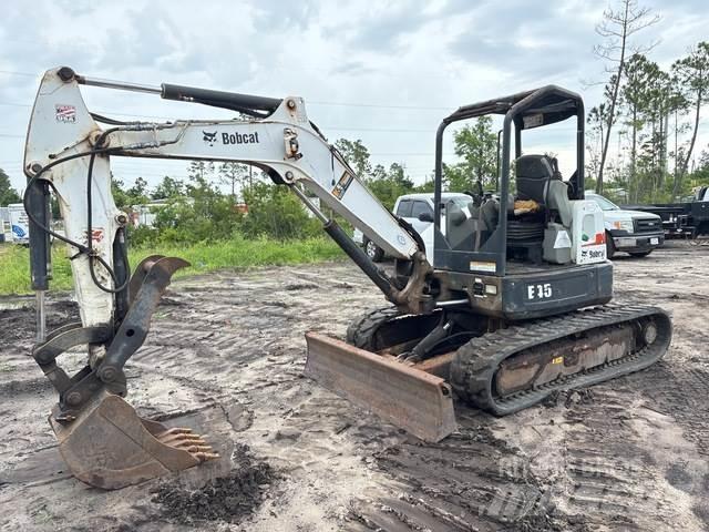 Bobcat E45 Lánctalpas kotrók