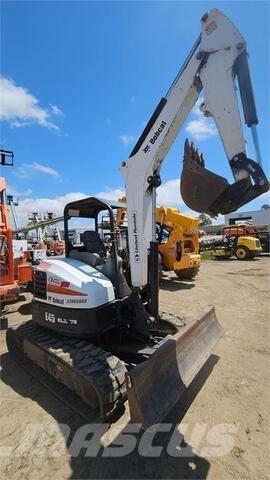 Bobcat E45 Lánctalpas kotrók