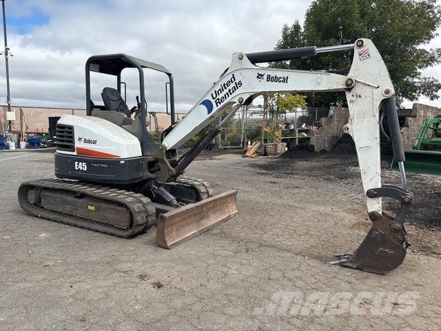 Bobcat E45 Lánctalpas kotrók