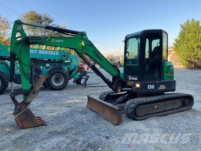 Bobcat E50 Lánctalpas kotrók