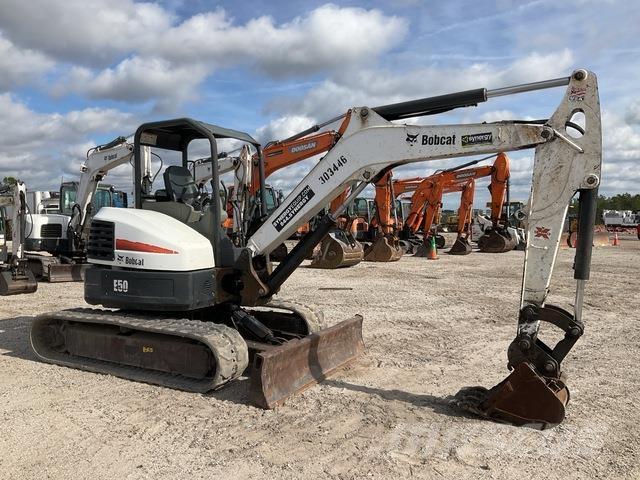 Bobcat E50 Lánctalpas kotrók
