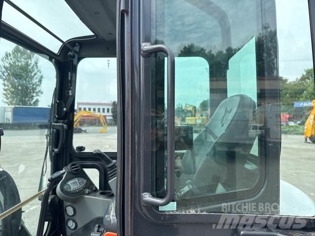 Bobcat E64 Lánctalpas kotrók