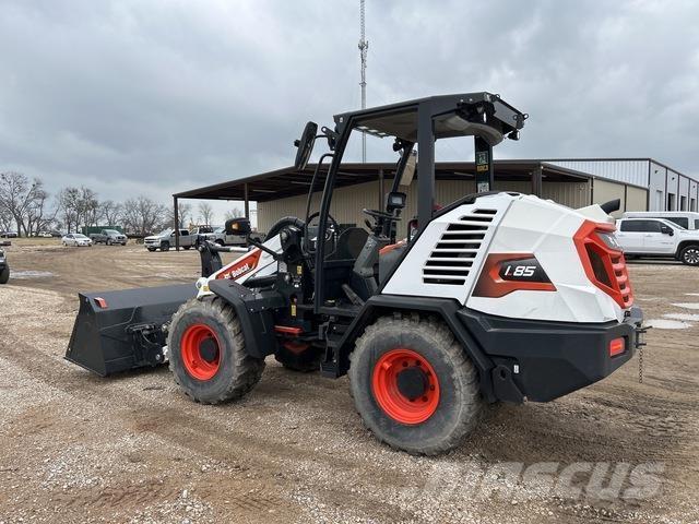 Bobcat L85 Gumikerekes homlokrakodók