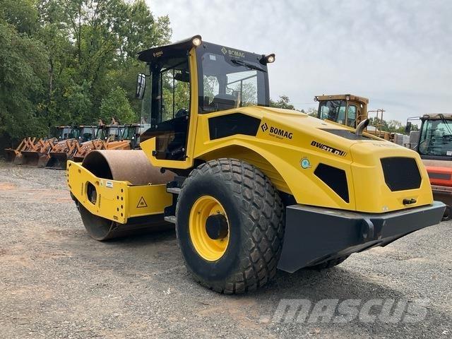 Bomag BW211 D Egydobos hengerek